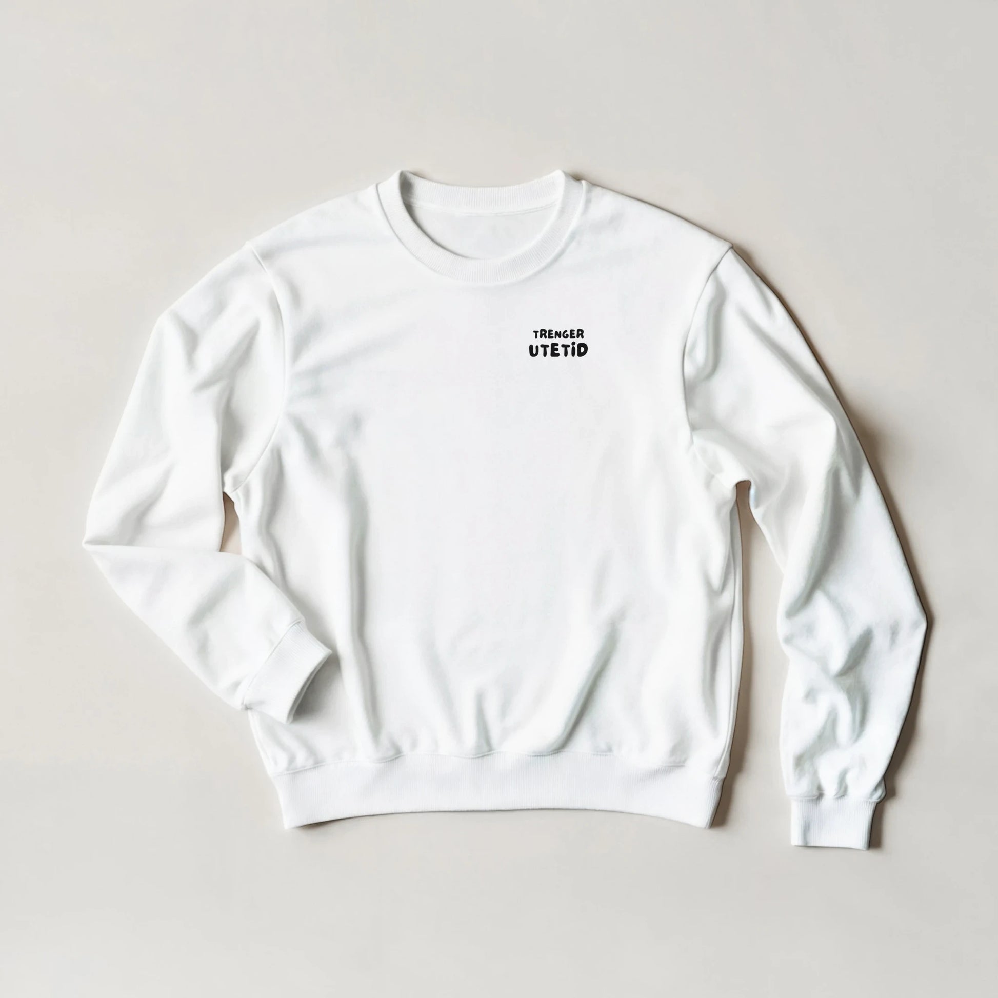 Genser med trykk “Ut på tur” fra Anda Studio