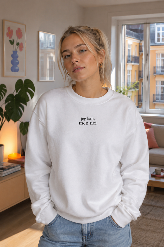Morsom hvit unisex genser fra Anda Studio. Enkel tekst som sier "jeg kan, men nei", perfekt gave til den som bare ikke orker. 